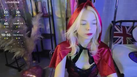 Snapshot of millaholt chatting on October 26, 2025, 8:31 am Hello Im Mila online show from October 26, 2025, 8:31 am