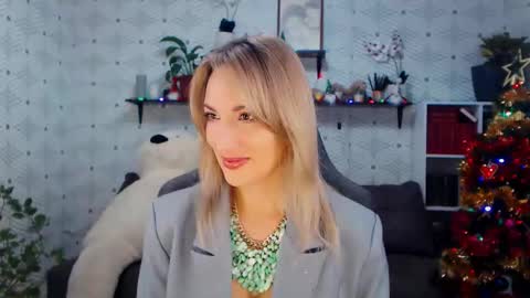 MillaXQueen online show from December 20, 2025, 3:30 pm