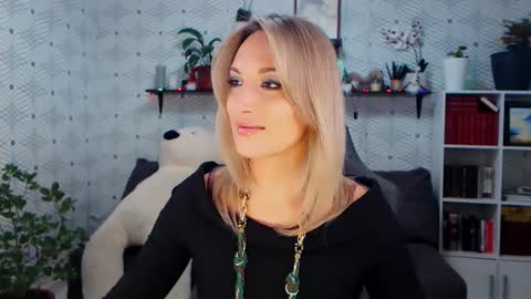 MillaXQueen online show from January 9, 2026, 3:04 pm