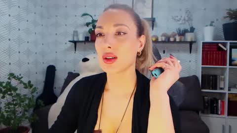 Snapshot of millaxqueen chatting on February 22, 2026, 7:29 am MillaXQueen online show from February 22, 2026, 7:29 am