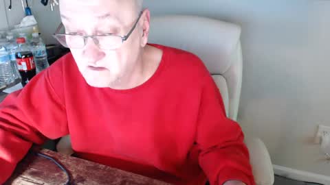 Snapshot of millenium0129 chatting on December 9, 2024, 1:29 am millenium0129 online show from December 9, 2024, 1:29 am