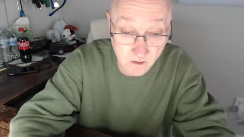 Snapshot of millenium0129 chatting on December 20, 2024, 2:49 pm millenium0129 online show from December 20, 2024, 2:49 pm