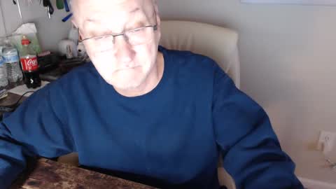 Snapshot of millenium0129 chatting on December 31, 2024, 12:43 am millenium0129 online show from December 31, 2024, 12:43 am