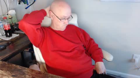 Snapshot of millenium0129 chatting on January 4, 2025, 2:14 am millenium0129 online show from January 4, 2025, 2:14 am