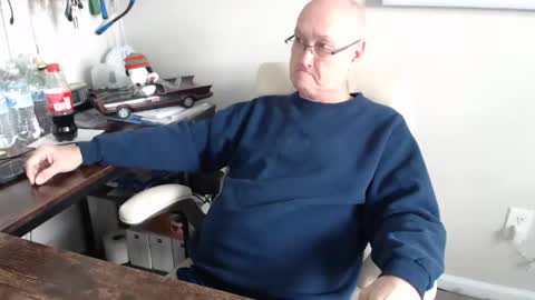 Snapshot of millenium0129 chatting on January 13, 2025, 4:30 pm millenium0129 online show from January 13, 2025, 4:30 pm