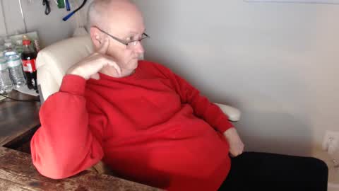 Snapshot of millenium0129 chatting on January 26, 2025, 2:14 am millenium0129 online show from January 26, 2025, 2:14 am