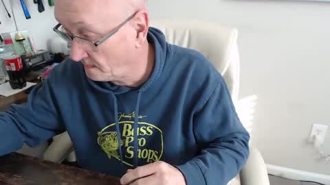 Snapshot of millenium0129 chatting on February 18, 2025, 2:59 pm millenium0129 online show from February 18, 2025, 2:59 pm