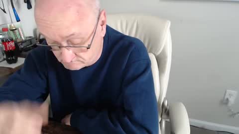 Snapshot of millenium0129 chatting on February 20, 2025, 4:57 pm millenium0129 online show from February 20, 2025, 4:57 pm