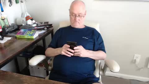 Snapshot of millenium0129 chatting on March 12, 2025, 5:49 pm millenium0129 online show from March 12, 2025, 5:49 pm