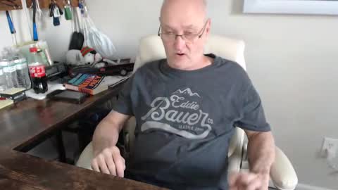 Snapshot of millenium0129 chatting on September 12, 2025, 7:03 pm millenium0129 online show from September 12, 2025, 7:03 pm