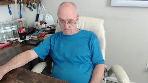 Snapshot of millenium0129 chatting on October 9, 2025, 3:54 pm millenium0129 online show from October 9, 2025, 3:54 pm