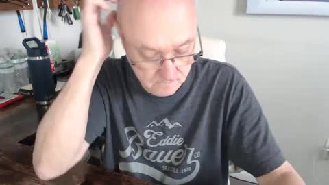 Snapshot of millenium0129 chatting on October 10, 2025, 6:18 pm millenium0129 online show from October 10, 2025, 6:18 pm