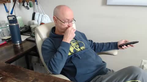 Snapshot of millenium0129 chatting on October 30, 2025, 3:35 pm millenium0129 online show from October 30, 2025, 3:35 pm