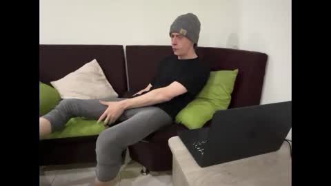 Snapshot of millerjdm chatting on November 9, 2025, 6:06 pm SlimnHungOH online show from November 9, 2025, 6:06 pm