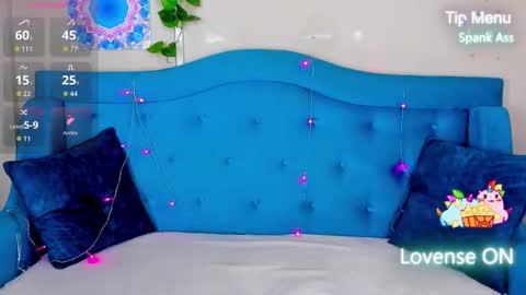 Snapshot of millibrooks chatting on November 20, 2025, 2:01 am Milly online show from November 20, 2025, 2:01 am