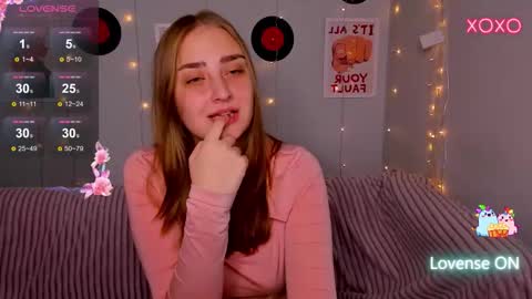 Snapshot of millibrooks chatting on January 8, 2026, 1:19 am Milly online show from January 8, 2026, 1:19 am