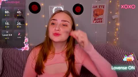 Snapshot of millibrooks chatting on January 19, 2026, 1:20 am Milly online show from January 19, 2026, 1:20 am