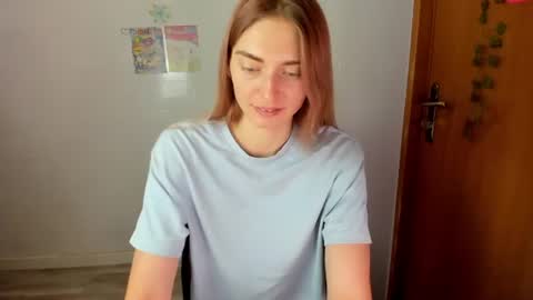 millie_lacroix online show from July 5, 2026, 2:02 pm