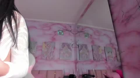 Snapshot of millieskinny_ chatting on January 9, 2025, 12:14 am Ana Maria online show from January 9, 2025, 12:14 am