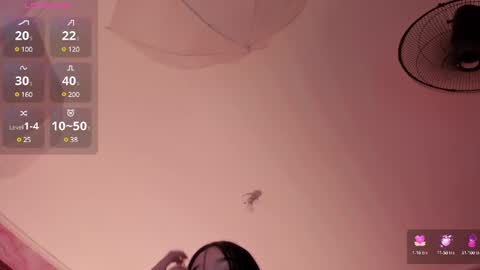 Snapshot of millieskinny_ chatting on March 7, 2025, 9:17 pm Ana Maria online show from March 7, 2025, 9:17 pm