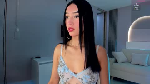 Snapshot of millieskinny_ chatting on November 10, 2025, 11:26 pm Ana Maria online show from November 10, 2025, 11:26 pm