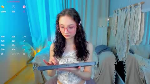 Snapshot of milliminimouse chatting on October 11, 2025, 6:17 pm milliminimouse online show from October 11, 2025, 6:17 pm