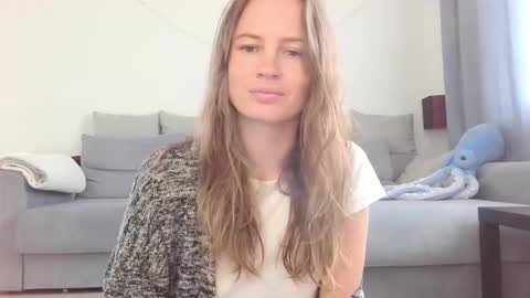 Snapshot of milly_browski chatting on September 26, 2025, 1:37 pm milly_browski online show from September 26, 2025, 1:37 pm