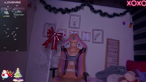 Snapshot of milly_kenner chatting on December 14, 2024, 1:39 am MILLY online show from December 14, 2024, 1:39 am