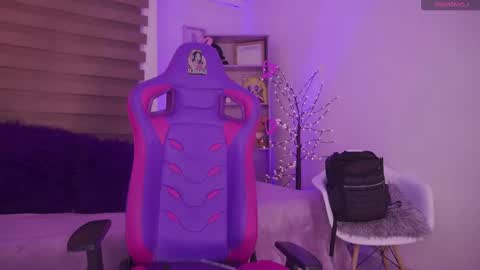 MILLY online show from October 11, 2025, 5:22 pm