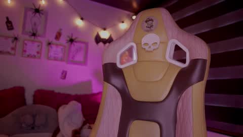 MILLY online show from October 25, 2025, 4:13 pm