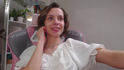 Snapshot of milly_ross23 chatting on January 18, 2025, 12:47 pm Milly online show from January 18, 2025, 12:47 pm
