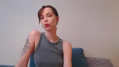 Snapshot of milly_ross23 chatting on October 8, 2025, 7:17 am Milly online show from October 8, 2025, 7:17 am