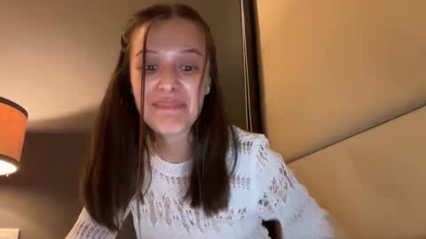 Snapshot of millypetite chatting on October 31, 2025, 10:05 am Milly online show from October 31, 2025, 10:05 am