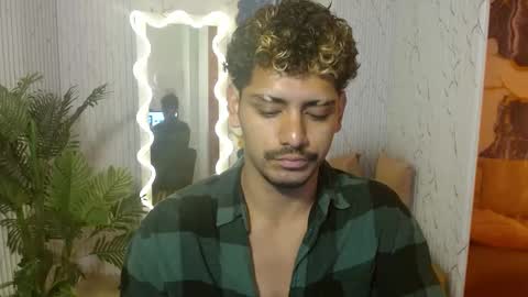 Snapshot of milo_tay chatting on March 25, 2026, 11:49 am milo_tay online show from March 25, 2026, 11:49 am