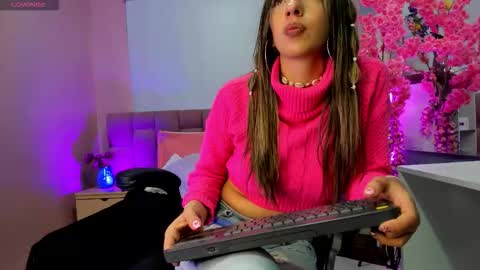 Snapshot of milu_beluci chatting on October 1, 2025, 3:29 pm Milu Belucci online show from October 1, 2025, 3:29 pm