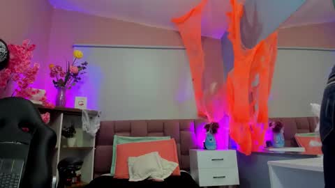 Snapshot of milu_beluci chatting on October 18, 2025, 3:57 pm Milu Belucci online show from October 18, 2025, 3:57 pm