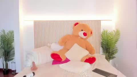 Snapshot of milu_blossom chatting on July 3, 2026, 8:48 pm miluu online show from July 3, 2026, 8:48 pm