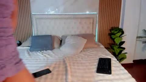 Snapshot of milu_blossom chatting on July 10, 2026, 9:39 pm miluu online show from July 10, 2026, 9:39 pm