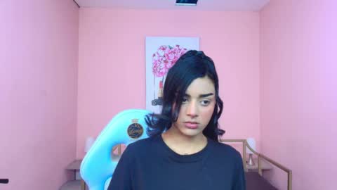milu_carbajal_x online show from November 22, 2025, 8:08 pm