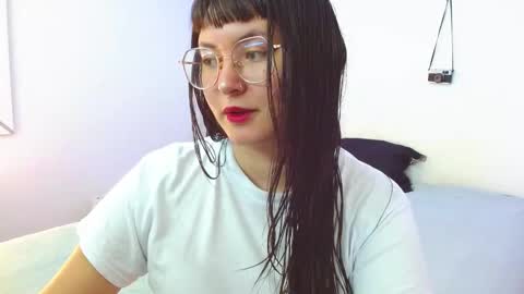 Snapshot of mily_baker chatting on December 6, 2024, 6:17 pm mily_baker online show from December 6, 2024, 6:17 pm
