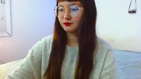 Snapshot of mily_baker chatting on December 18, 2024, 12:10 am mily_baker online show from December 18, 2024, 12:10 am