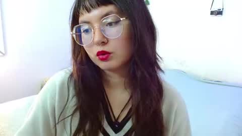 Snapshot of mily_baker chatting on January 22, 2025, 5:28 pm mily_baker online show from January 22, 2025, 5:28 pm