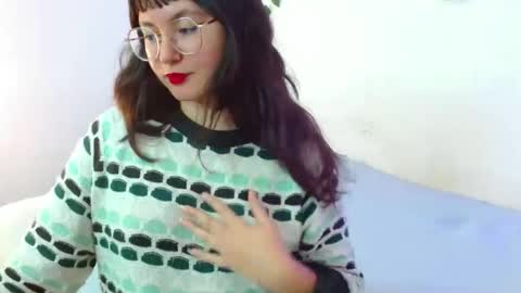Snapshot of mily_baker chatting on February 19, 2025, 5:38 pm mily_baker online show from February 19, 2025, 5:38 pm