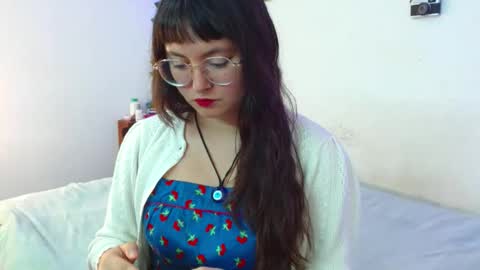 Snapshot of mily_baker chatting on February 24, 2025, 12:20 am mily_baker online show from February 24, 2025, 12:20 am