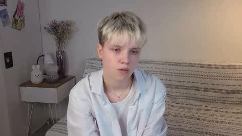 Sonya online show from October 17, 2025, 1:35 pm