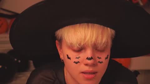 Sonya online show from October 31, 2025, 1:23 pm