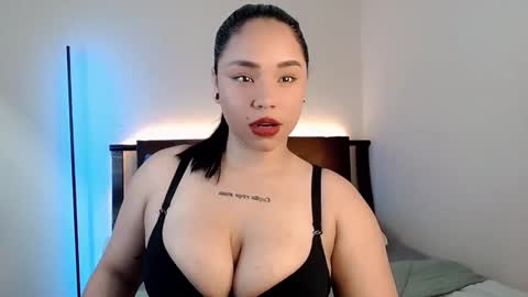 mimirodriguezz online show from December 4, 2024, 2:42 am