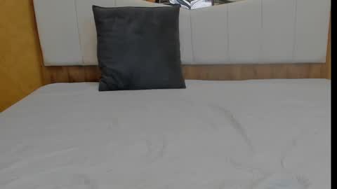 mimixo99 online show from October 23, 2025, 7:34 pm