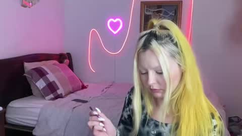 Snapshot of mimsymarlo chatting on December 28, 2024, 10:44 pm mimsymarlo online show from December 28, 2024, 10:44 pm