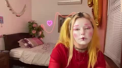 Snapshot of mimsymarlo chatting on January 2, 2025, 10:44 pm mimsymarlo online show from January 2, 2025, 10:44 pm